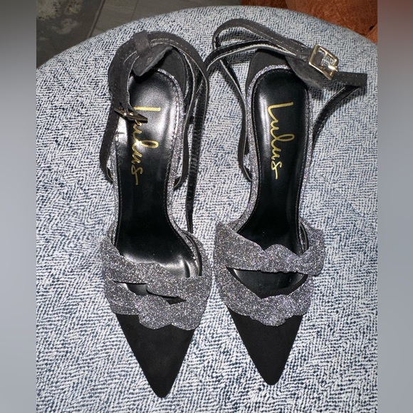 Lulus Santina Black and Pewter Pointed-Toe Ankle Strap Pumps Size 6 1/2 - Picture 2 of 4